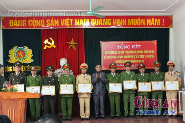 Khen thưởng các cá nhân, tập thể Công an huyện Yên Thành