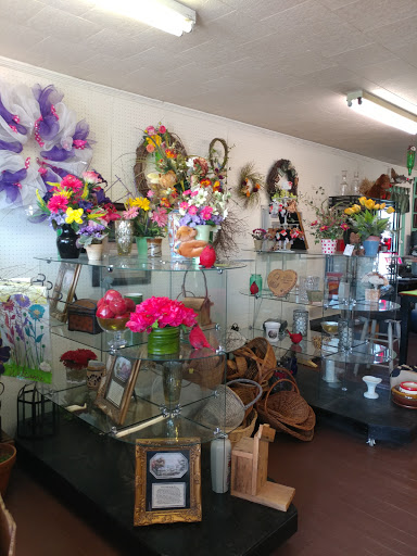Florist «Country Gallery Florist», reviews and photos, 193 Old Airport Rd, Bristol, VA 24201, USA