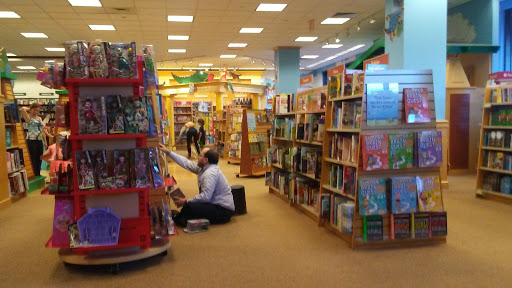 Book Store «Barnes & Noble», reviews and photos, 5701 Sunset Dr #196, South Miami, FL 33143, USA