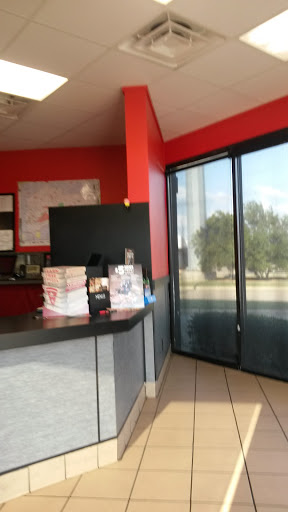 Pizza Restaurant «Pizza Hut», reviews and photos, 233 Harwood Rd, Bedford, TX 76021, USA