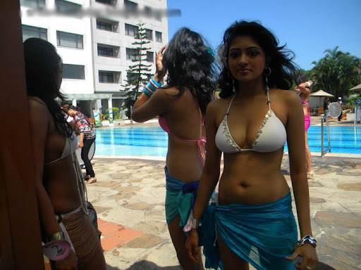 Sri Lankan Actress: Derana Veet girls.