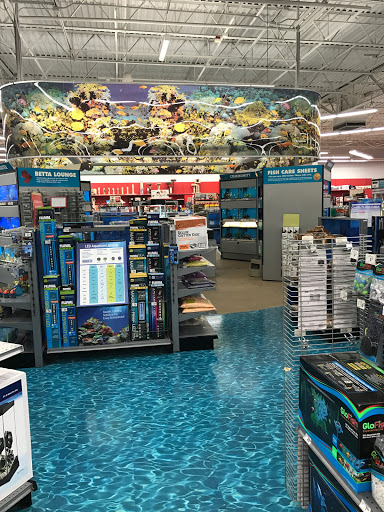 Pet Supply Store «Petco Animal Supplies», reviews and photos, 4012 W 27th Ave, Kennewick, WA 99337, USA