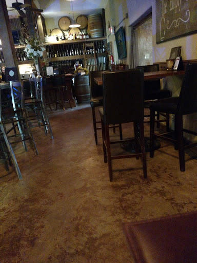 Bar «The Empty Glass», reviews and photos, 104 Market St, Tomball, TX 77375, USA