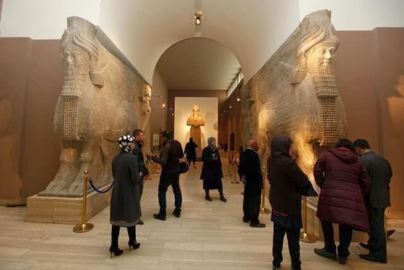 Looted Iraqi museum hopes to reopen, minus many relics Looted Iraqi museum hopes to reopen, minus many relics