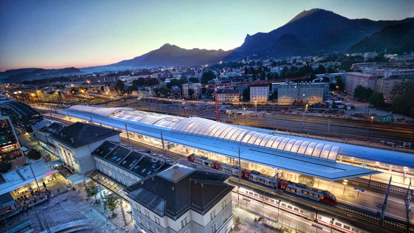 Salisburgo, Austria: Central Station Salzburg by Kadawittfeldarchitektur
