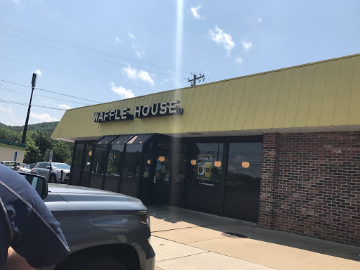 Breakfast Restaurant «Waffle House», reviews and photos, 1410 Glenn Blvd SW, Fort Payne, AL 35967, USA