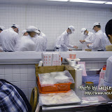 離開前,匆匆拍一下鼎泰豐廚房內忙碌的景象。 離開前,匆匆拍一下鼎泰豐廚房內忙碌的景象。