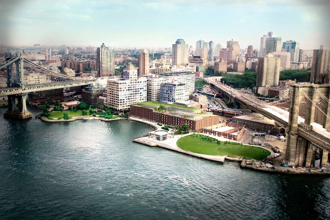 New York, Stati Uniti: Empire Stores in New York City by Studio V