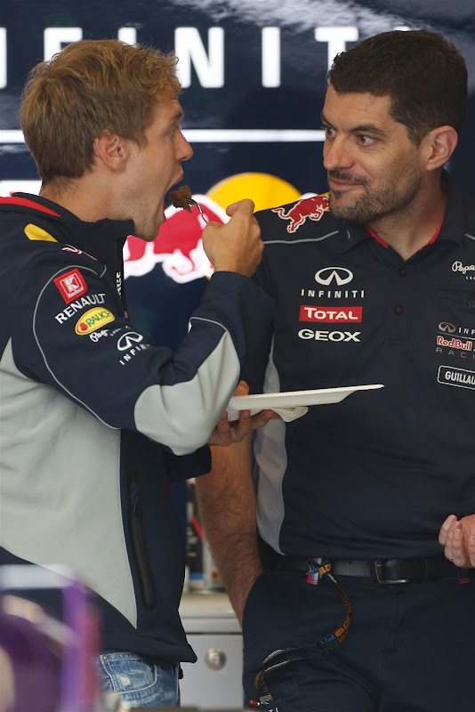 vettel_birthday_cake_4_ger13.jpg