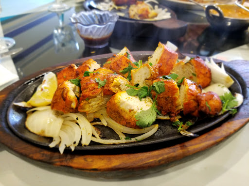 Indian Restaurant «Mumbai Tandoor», reviews and photos, 700 N Milwaukee Ave #130, Vernon Hills, IL 60061, USA