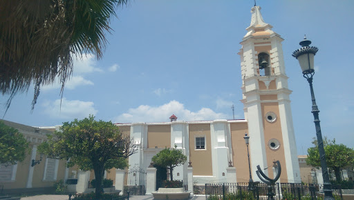 Parroquia San Felipe de Jesús, Av. Constitución 70, Centro, 28000 Colima, Col., México, Parroquia | COL
