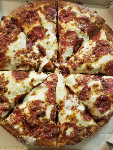 Pizza Restaurant «Pizza Hut», reviews and photos, 20201-20265 Hall Rd, Macomb, MI 48044, USA