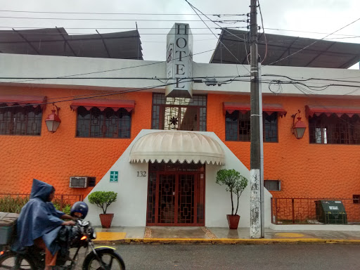 POSADA REAL DON PEDRO HOTEL, Felipe J. Serra 132, Atasta de Serra, 86100 Villahermosa, Tab., México, Alojamiento en interiores | TAB
