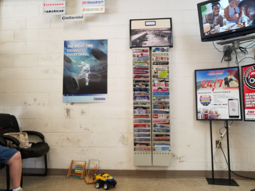 Tire Shop «S & S Discount Tire Pros», reviews and photos, 857 Cherokee Rd, Alexander City, AL 35010, USA