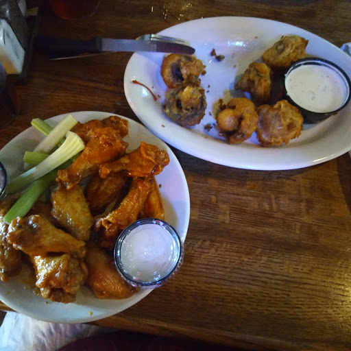 Chicken Wings Restaurant «Wild Wing Cafe - Mt. Pleasant», reviews and photos, 644 Coleman Blvd, Mt Pleasant, SC 29464, USA