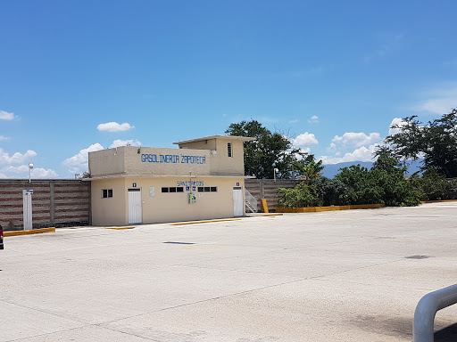 Gasolinera Zapoteca, Guadalupe Hinojosa de Murat 205, Local 302, Cabecera Municipal Santa Cruz Xoxocotlán, 71230 Santa Cruz Xoxocotlán, México, Gasolinera | OAX