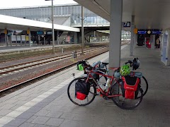 Salsa Vaya 3 on the platform at Heidelberg train station