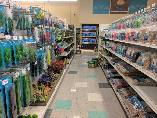 Pet Supply Store «Petco Animal Supplies», reviews and photos, 1930 SW Wanamaker Rd, Topeka, KS 66604, USA