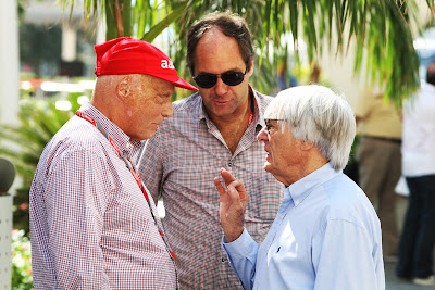 Ники Лауда, Герхард Бергер и Берни Экклстоун на Гран-при Абу-Даби 2011