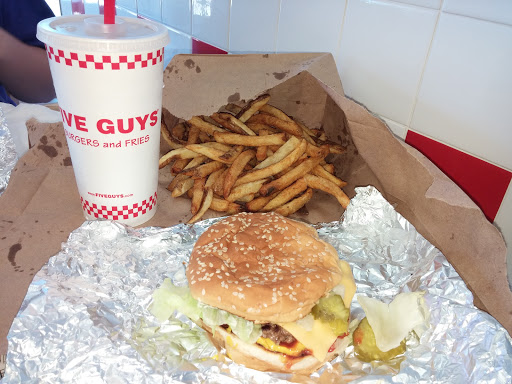 Fast Food Restaurant «Five Guys», reviews and photos, 2731 Legends Pkwy, Prattville, AL 36066, USA