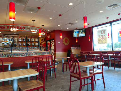 Chicken Restaurant «Popeyes Louisiana Kitchen», reviews and photos, 1379 Towne Square Blvd NW, Roanoke, VA 24012, USA