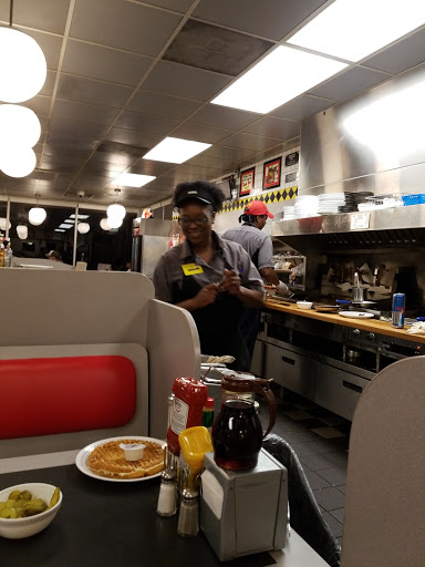 Breakfast Restaurant «Waffle House», reviews and photos, 100 Sugarloaf Rd, Hendersonville, NC 28792, USA