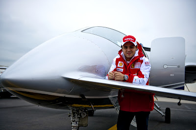 Фелипе Масса и самолет 2011