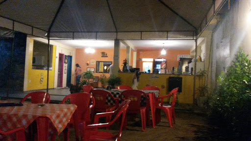 Restaurante Gastrô, R. Ipiranga, 19 - Jardim Petrolar, Alagoinhas - BA, 48031-130, Brasil, Restaurante, estado Bahia