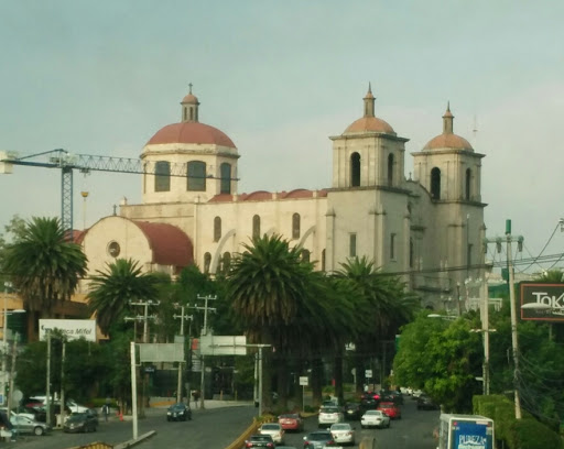 Iglesia Covadonga, AV. PALMAS 406, Miguel Hidalgo, Lomas - Virreyes, 11000 Ciudad de México, CDMX, México, Iglesia católica | COL