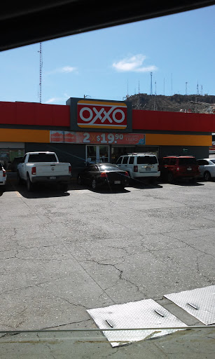 OXXO Bellavista, Baquiriachi 5, Infonavit Bellavista, 33886 Hidalgo del Parral, Chih., México, Supermercado | CHIH