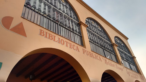 Biblioteca Pública Melchor Ocampo, Donaciano Ojeda Sur 8, Centro, 61500 Zitácuaro, Mich., México, Biblioteca pública | MICH
