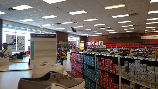 Shoe Store «Famous Footwear», reviews and photos, 7951 W Tropical Pkwy, Las Vegas, NV 89149, USA