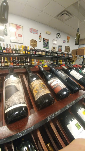 Wine Store «Hidden Track Bottle Shop», reviews and photos, 111 W Monroe St #120, Phoenix, AZ 85003, USA
