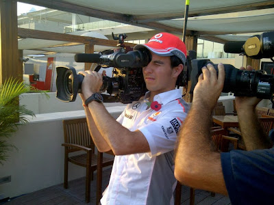 Серхио Перес с камерой Sky Sports F1 на Гран-при Абу-Даби 2013