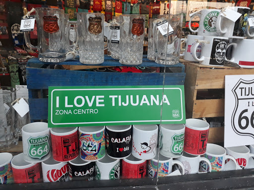 Tijuana I Love 664, Blvd. M. J. Clouthier 5561, Lago Sur, 22550, Lago Sur, 22550 Tijuana, B.C., México, Tienda de ropa | BC