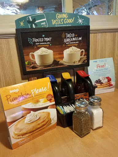 Restaurant «IHOP», reviews and photos, 4228 W Elm St, McHenry, IL 60050, USA