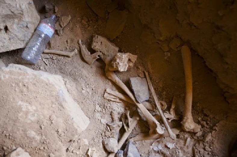 Tomb raiders in Jordan descend on ancient crypts Tomb raiders in Jordan descend on ancient crypts