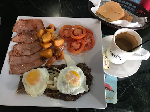 Breakfast Restaurant «Bayfront Cafe 104», reviews and photos, 104 SE 1st St, Miami, FL 33131, USA