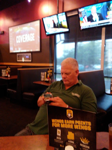 Chicken Wings Restaurant «Buffalo Wild Wings», reviews and photos, 10391 Reisterstown Rd, Owings Mills, MD 21117, USA