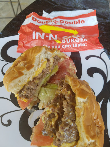 Hamburger Restaurant «In-N-Out Burger», reviews and photos, 130 Calle Magdalena, Encinitas, CA 92024, USA