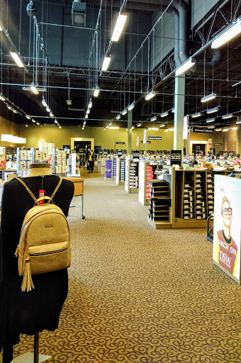 Shoe Store «DSW Designer Shoe Warehouse», reviews and photos, 17100 Southcenter Pkwy, Tukwila, WA 98188, USA