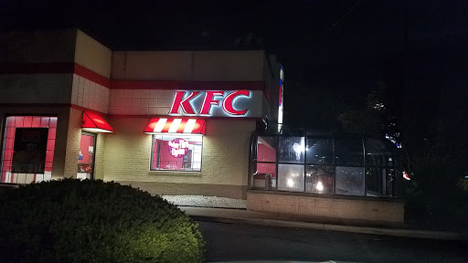 Fast Food Restaurant «KFC», reviews and photos, 112 N Dupont Hwy, New Castle, DE 19720, USA