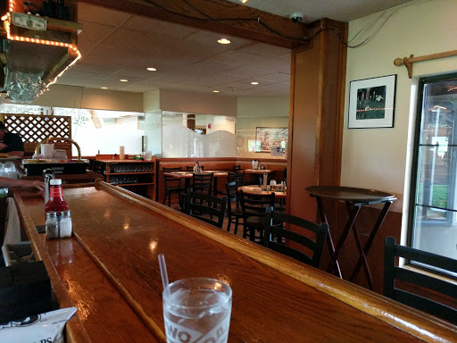 American Restaurant «Hideaway Restaurant & Pub», reviews and photos, 19 Halls Rd, Old Lyme, CT 06371, USA