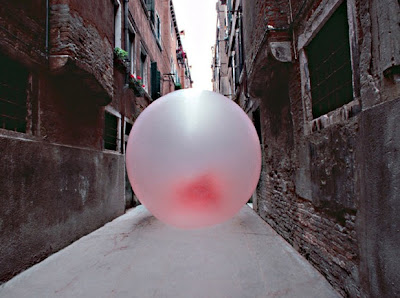 Giant Bubble Gum Sculptures by Simone Decker Seen On www.coolpicturegallery.us Giant Bubble Gum Sculptures by Simone Decker Seen On www.coolpicturegallery.us