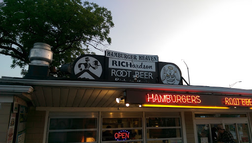 Hamburger Restaurant «Hamburger Heaven Elmhurst», reviews and photos, 281 N York St, Elmhurst, IL 60126, USA