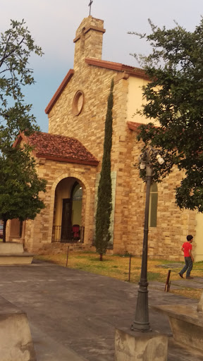 Parroquia de la Sagrada Familia en Apodaca, Jacaranda 400, Las Margaritas 4to. Sector, 67114 Cd Apodaca, N.L., México, Iglesia cristiana | NL