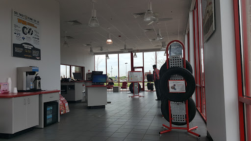 Tire Shop «Discount Tire Store - Brooklyn Center, MN», reviews and photos, 1450 Shingle Creek Pkwy, Brooklyn Center, MN 55430, USA