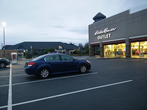 Clothing Store «Eddie Bauer Outlet», reviews and photos, 1111 N Roosevelt Dr #100, Seaside, OR 97138, USA