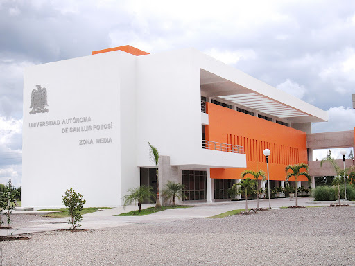 Unidad Académica Multidisciplinaria Zona Media (UASLP), Carretera Rioverde-San Ciro, Km 4, El Carmen, 79615 Rioverde, S.L.P., México, Universidad pública | SLP