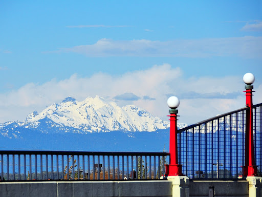 Mountain and bridge on Pacific Avenue, Everett, WA